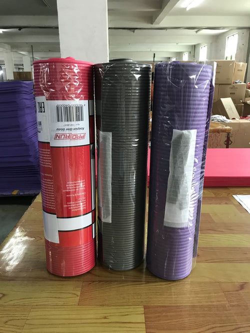 10mm cushioned yoga mat - product view 1