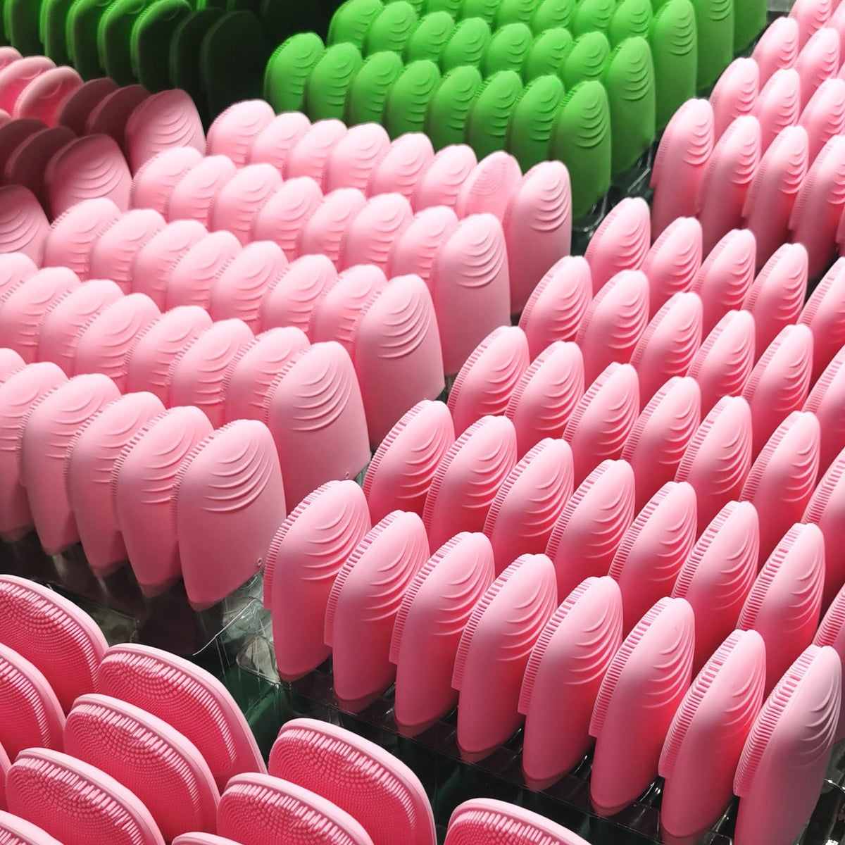 Sonic silicone facial cleansing brush