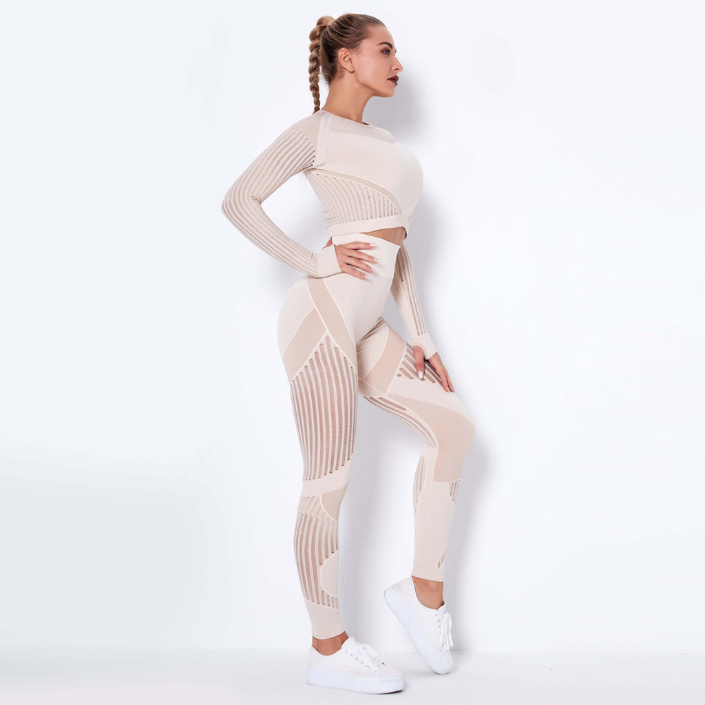 Women’s seamless long-sleeve gym and yoga activewear set